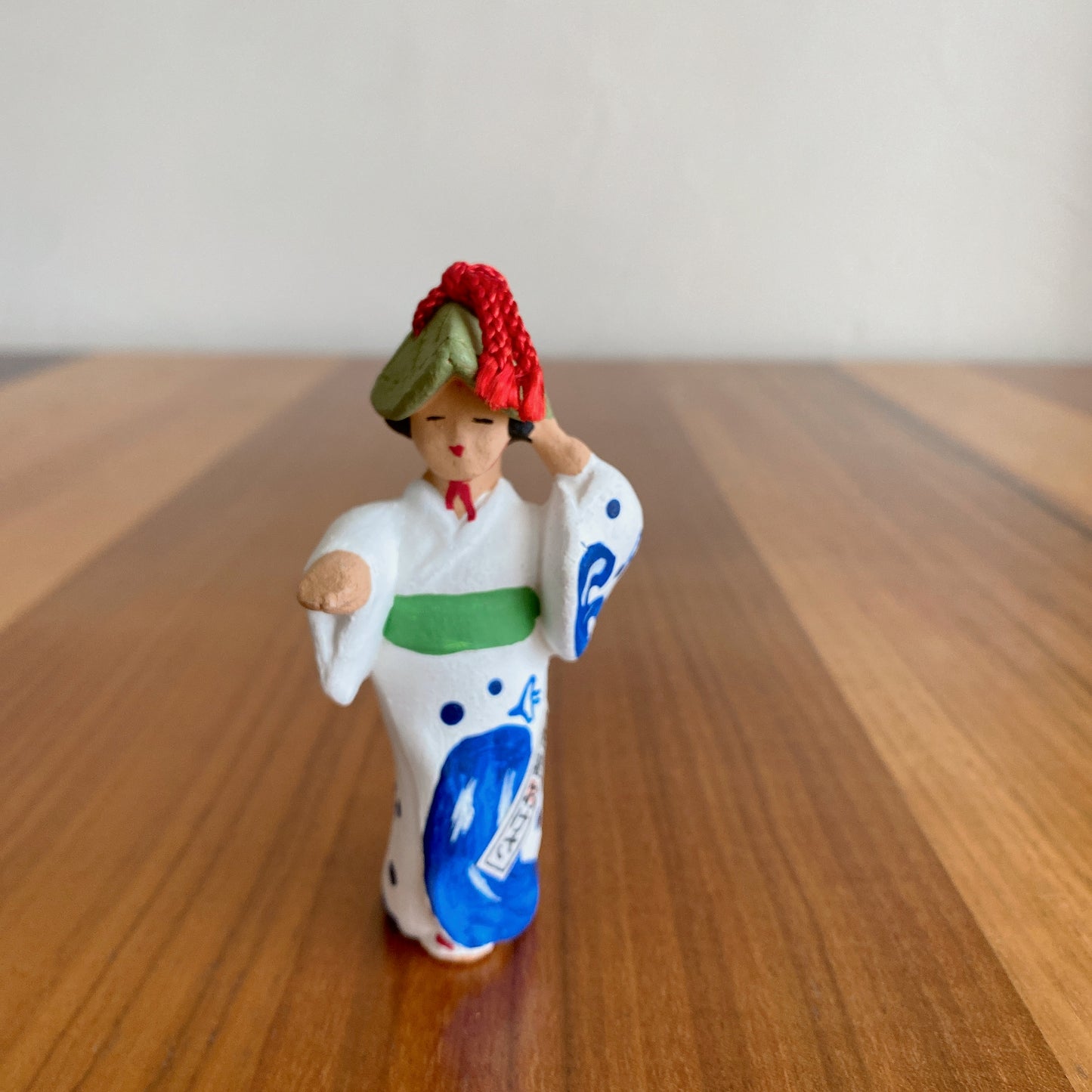 UNE DENSEUSE EN CÉRAMIQUES