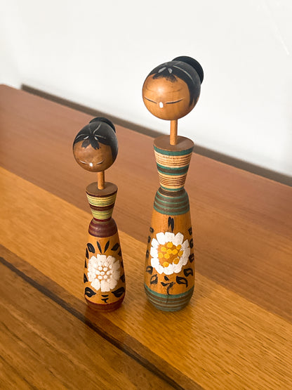 PAIRE DE KOKESHI CRÉATIVES AUX COULEURS TRADITIONNELLES
