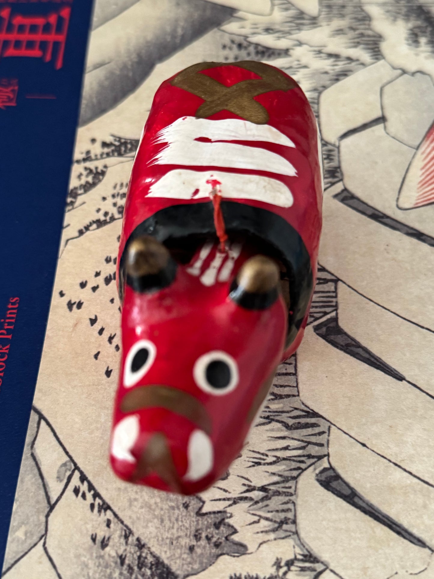 LA VACHE ROUGE QUI VEILLE