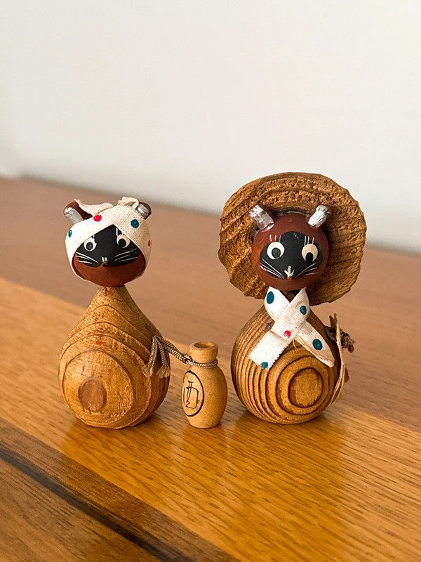PAIRE DE TANUKI EN TENUGUI JAPONAIS
