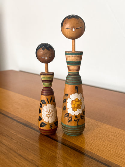PAIRE DE KOKESHI CRÉATIVES AUX COULEURS TRADITIONNELLES