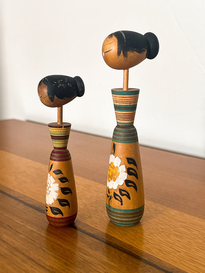 PAIRE DE KOKESHI CRÉATIVES AUX COULEURS TRADITIONNELLES