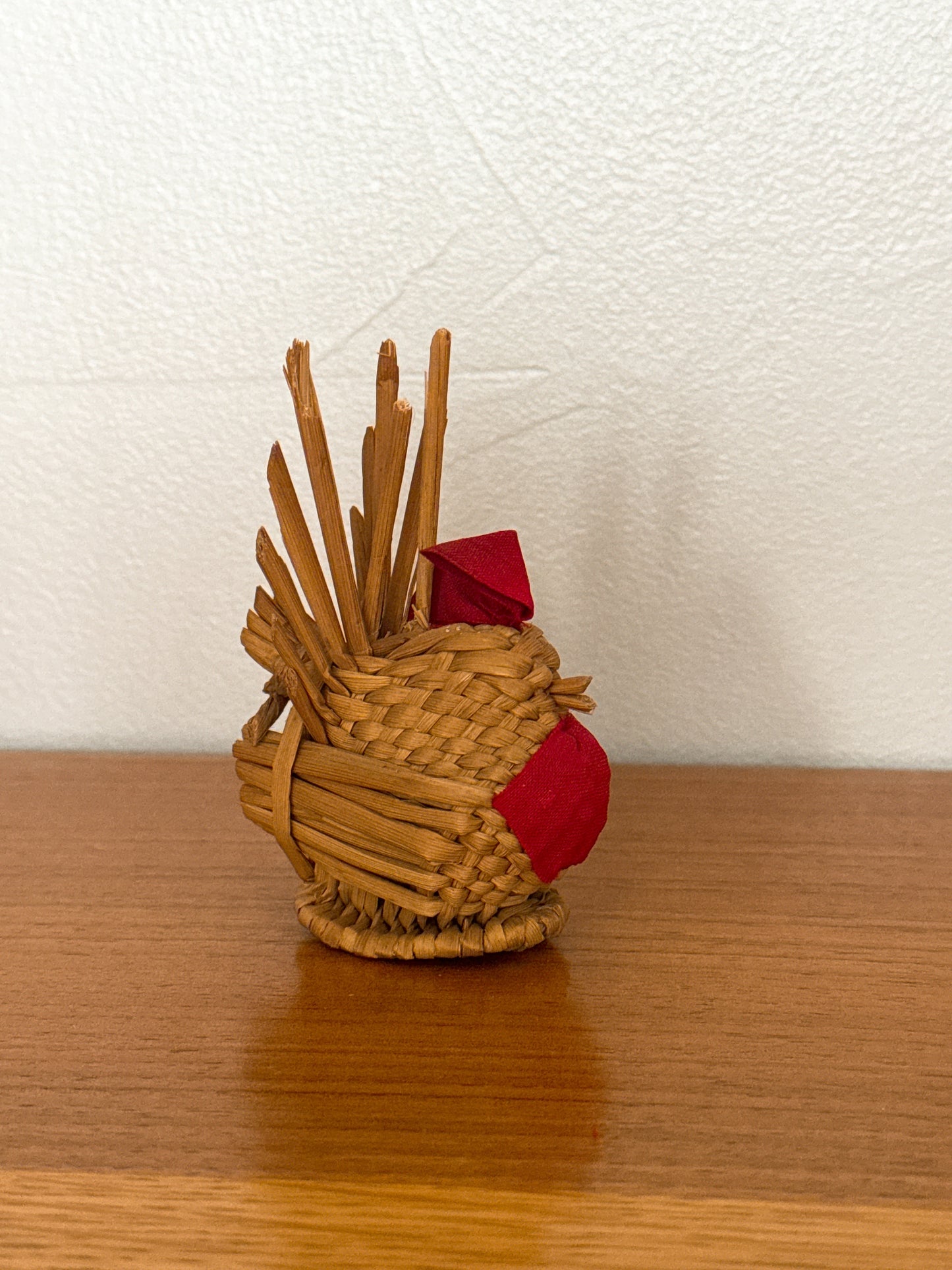 UNE POULET ET SON POUSSIN