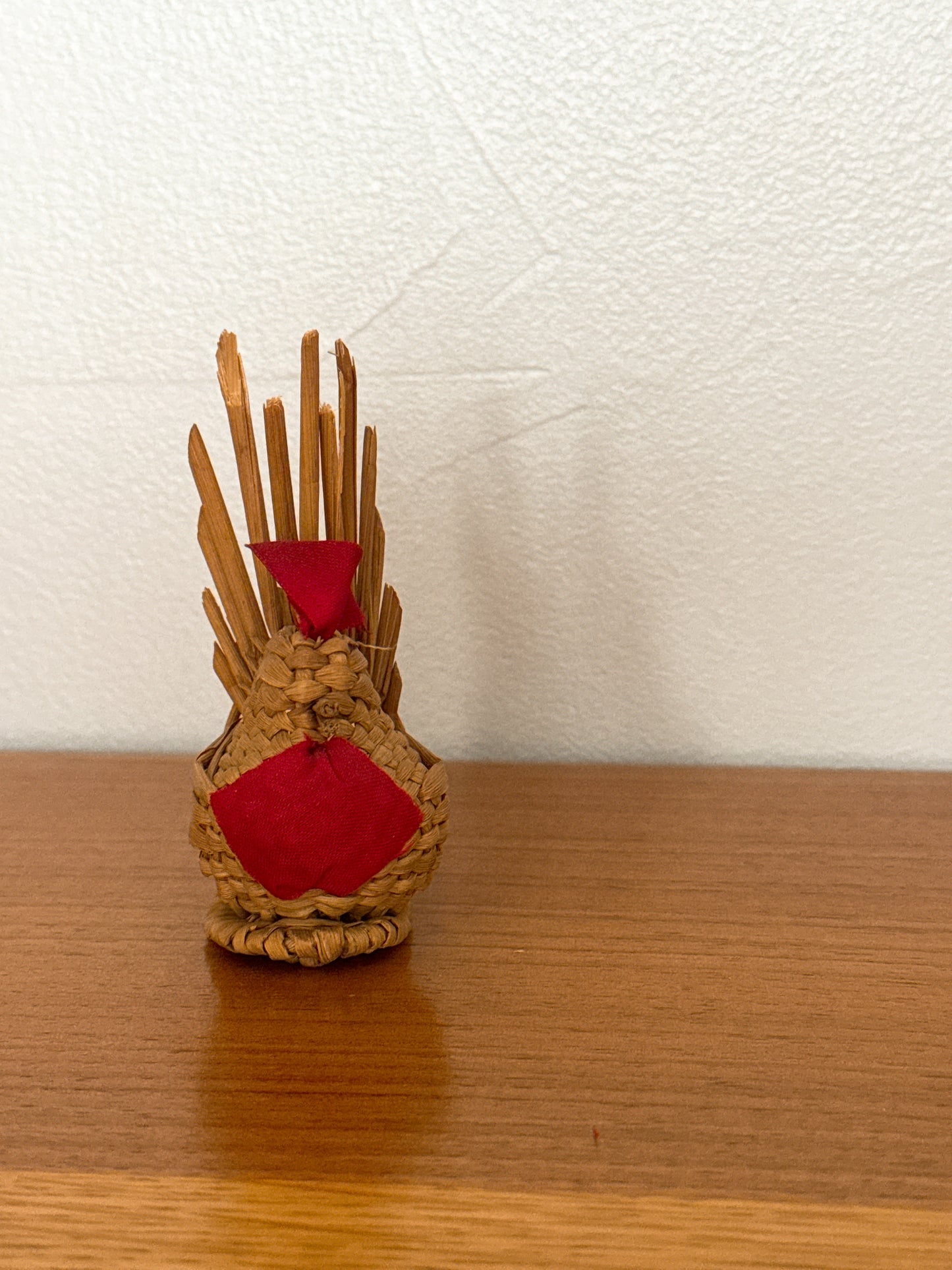 UNE POULET ET SON POUSSIN