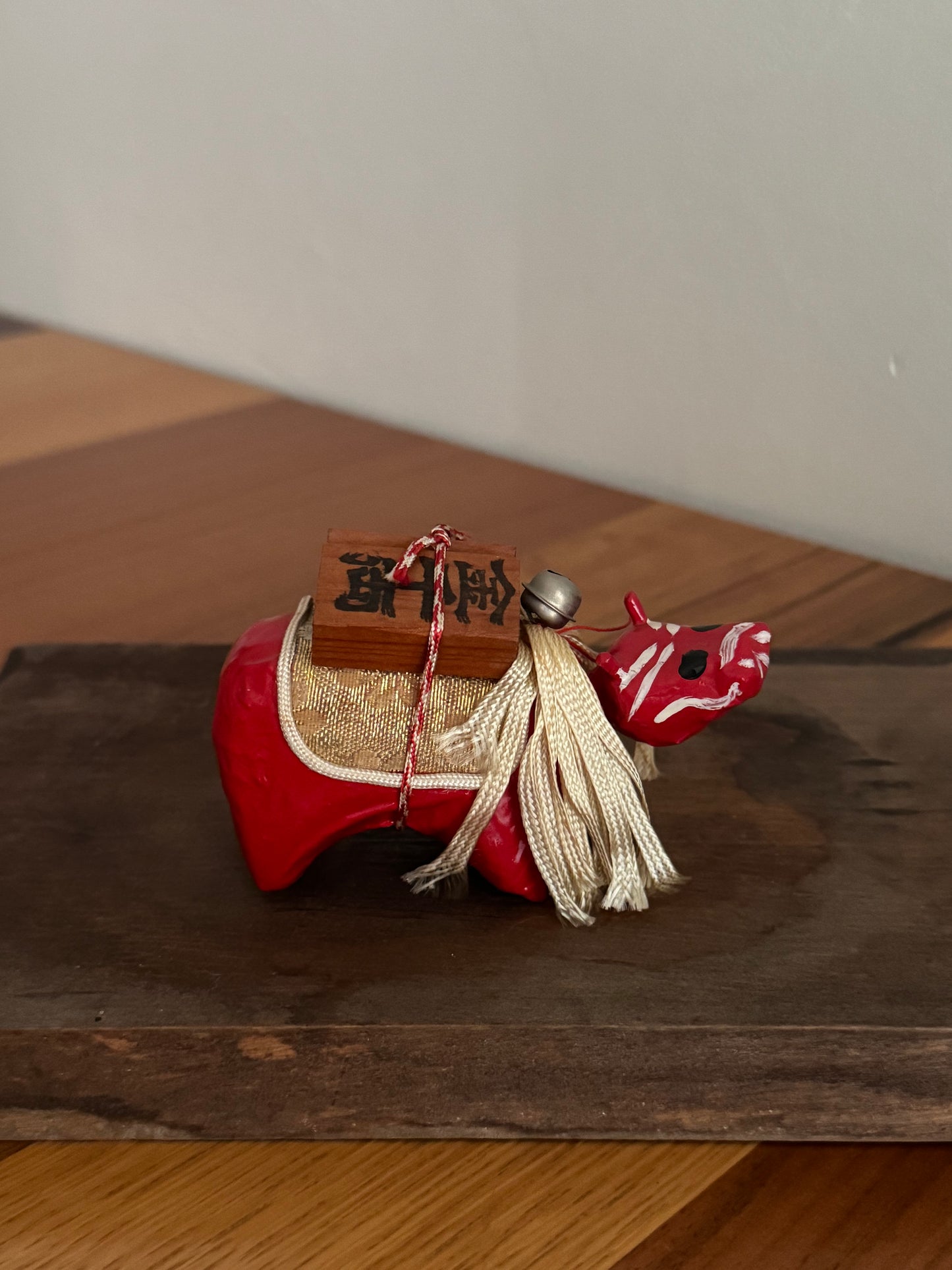 LA VACHE ROUGE QUI VEILLE