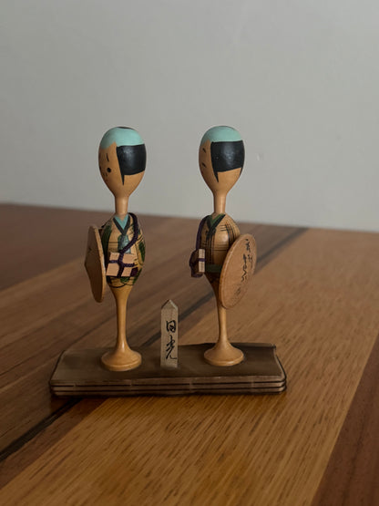 YAJI-SAN & KITA-SAN – PAIRE DE KOKESHI VOYAGEURS