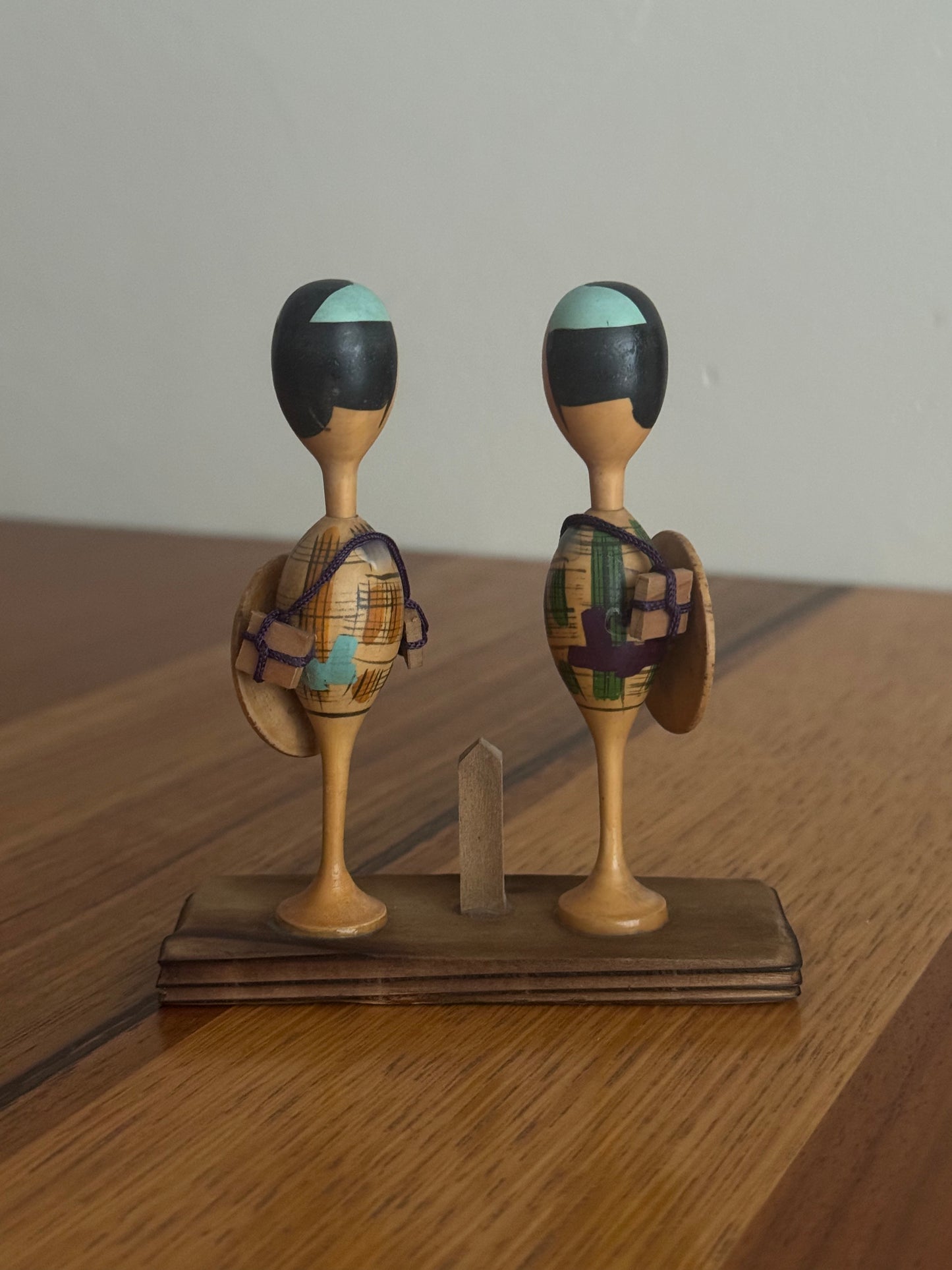 YAJI-SAN & KITA-SAN – PAIRE DE KOKESHI VOYAGEURS