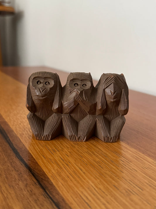 LES CÉLÈBRES TROIS SINGES